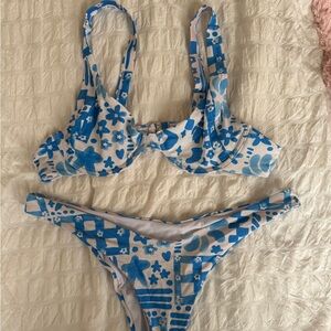 Princess Polly blue patterned bikini set!